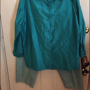 silky pants suit great for cruising